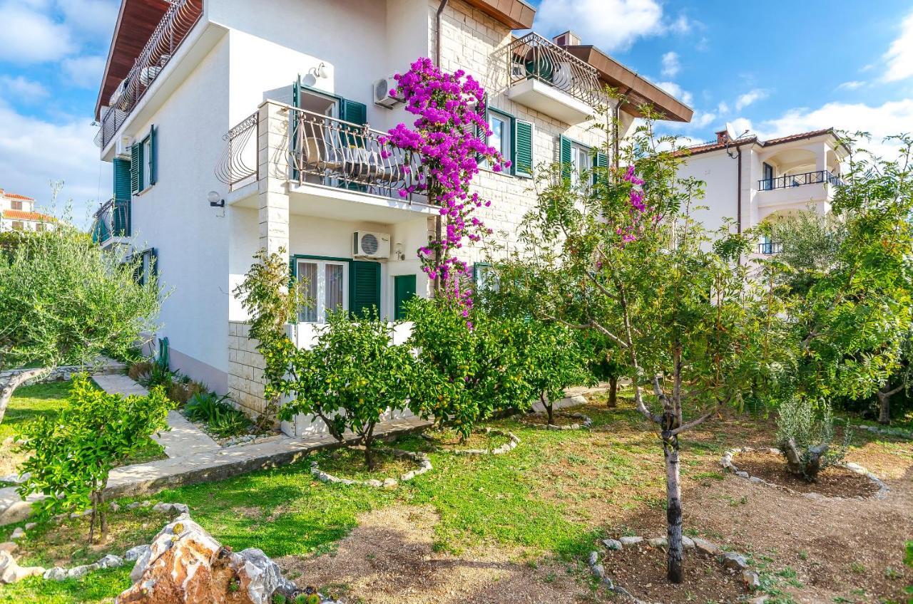 Apartments Mate Trogir Eksteriør billede