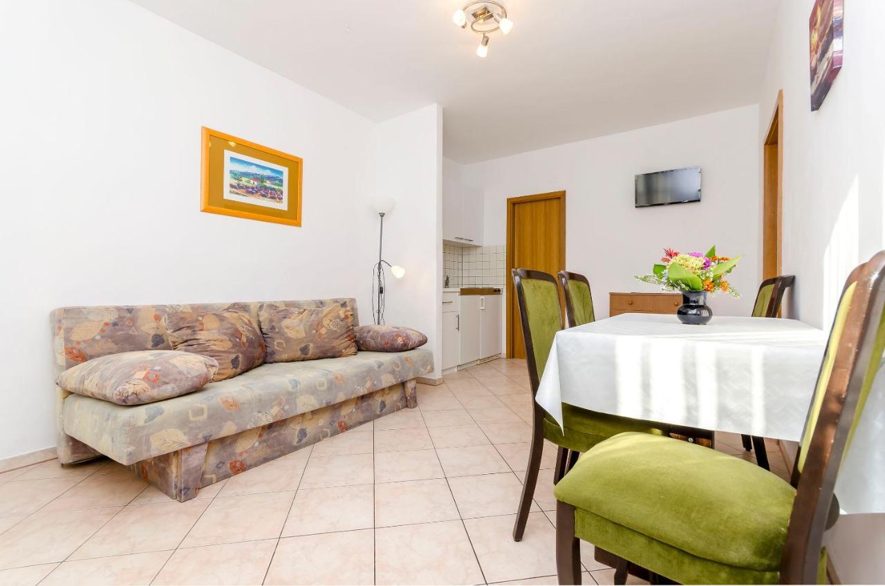 Apartments Mate Trogir Eksteriør billede