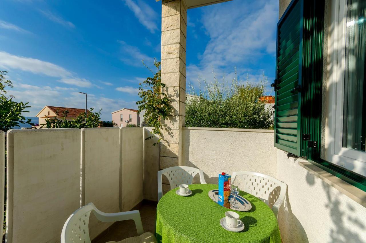 Apartments Mate Trogir Eksteriør billede
